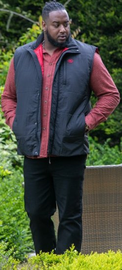 D555 FELIPE Zip Through Padded Gilet With Contrast Colour Lining And Rubber Badge Black - Herren jacken - Herren Jacken in großen Größen