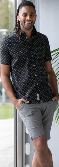 D555 Matlock Short Sleeve AOP Shirt With Hidden Button Down Black - Herrenhemden - Herrenhemden in großen Größen