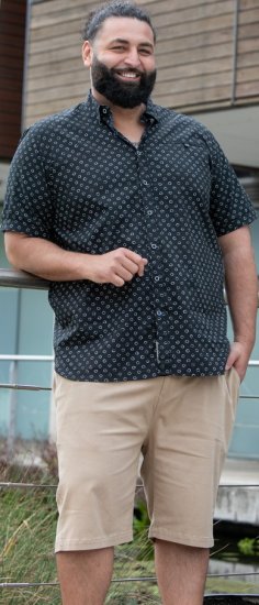 D555 Matlock Short Sleeve AOP Shirt With Hidden Button Down Black - Herrenhemden - Herrenhemden in großen Größen