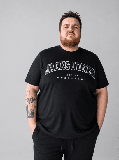 Jack & Jones CALEB VARSITY O-Neck T-Shirt Black - Herren-T-shirts - Herren-T-Shirts in großen Größen