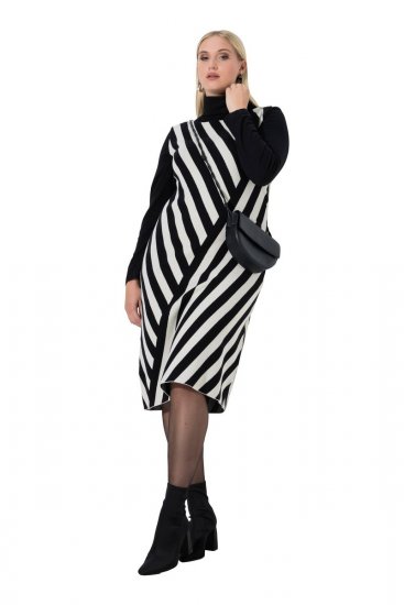 Ulla Popken 845784 Gestreiftes Strickkleid Schwarz - Sommerkleider - Sommerkleider in großen Größen