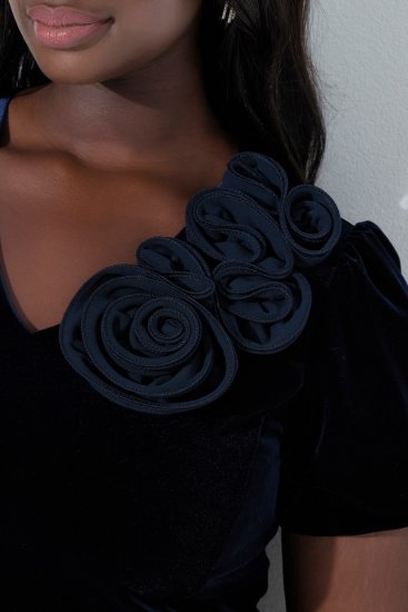 Ulla Popken 846051 Kurzärmliges Samtkleid Dunkelblau - Abendkleider - Abendkleider in großen Größen