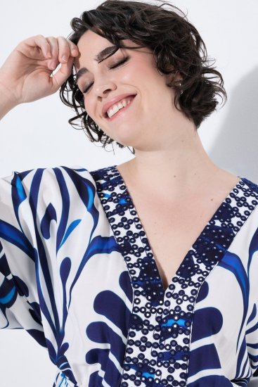 Ulla Popken 852314 Gemustertes Kleid Weiß - Midikleider - Midikleider für Damen in großen Größen
