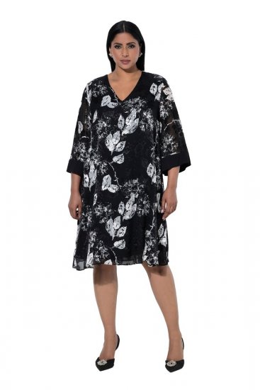 Ulla Popken 852959 Geblümtes Kleid mit 3/4-Ärmeln Schwarz - Midikleider - Midikleider für Damen in großen Größen