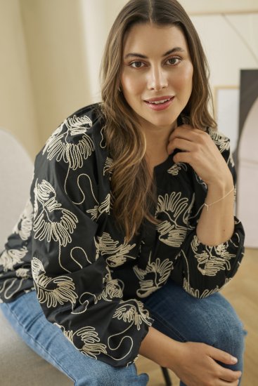 Kaffe Curve Kimmie Blouse Black Chalk Embroidery - Blusen - 