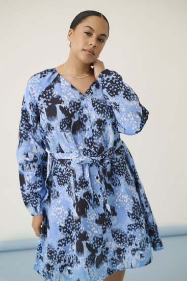 Kaffe Curve Aliana Dress Blue Flower Animal - Midikleider - 