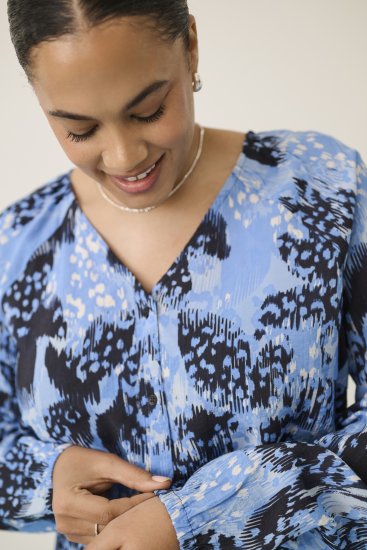 Kaffe Curve Aliana Dress Blue Flower Animal - Midikleider - 