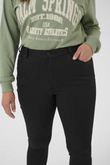 Kaffe Curve Dina Slim-Jeans in Cropped-Länge Schwarz - Jeans & Hosen in Großen Größen – Plus Size Damenmode - 