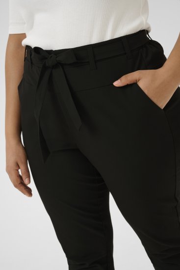 Kaffe Curve Jia Hose mit Gürtel Tiefschwarz - Jeans & Hosen in Großen Größen – Plus Size Damenmode - 