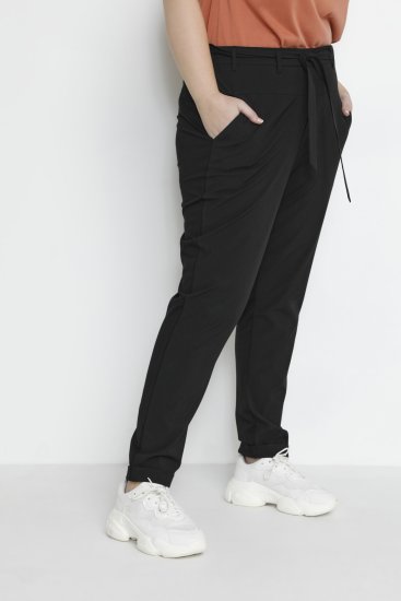 Kaffe Curve Jia Hose mit Gürtel Tiefschwarz - Jeans & Hosen in Großen Größen – Plus Size Damenmode - 