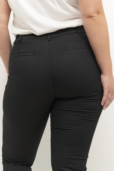 Kaffe Curve Leana Chino 7/8-Hose Tiefschwarz - Jeans & Hosen in Großen Größen – Plus Size Damenmode - 