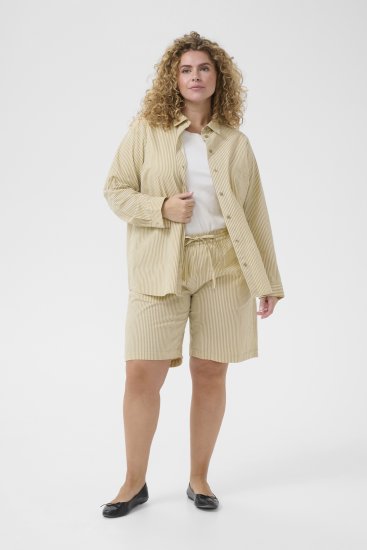 Kaffe Curve Nana Gestreifte Shorts Chincilla/Weiß gestreift - Jeans & Hosen in Großen Größen – Plus Size Damenmode - 