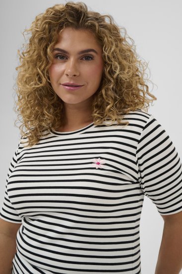 Kaffe Curve Lia Flower T-Shirt Chalk/Deep Black - T-Shirts - 